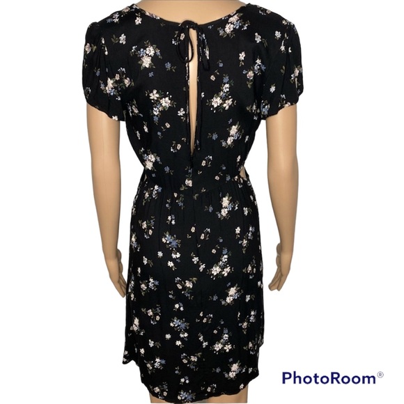 American Eagle Black Floral Cut Out V-Neck Short Sleeve Mini Sundress Dress - Picture 3 of 9
